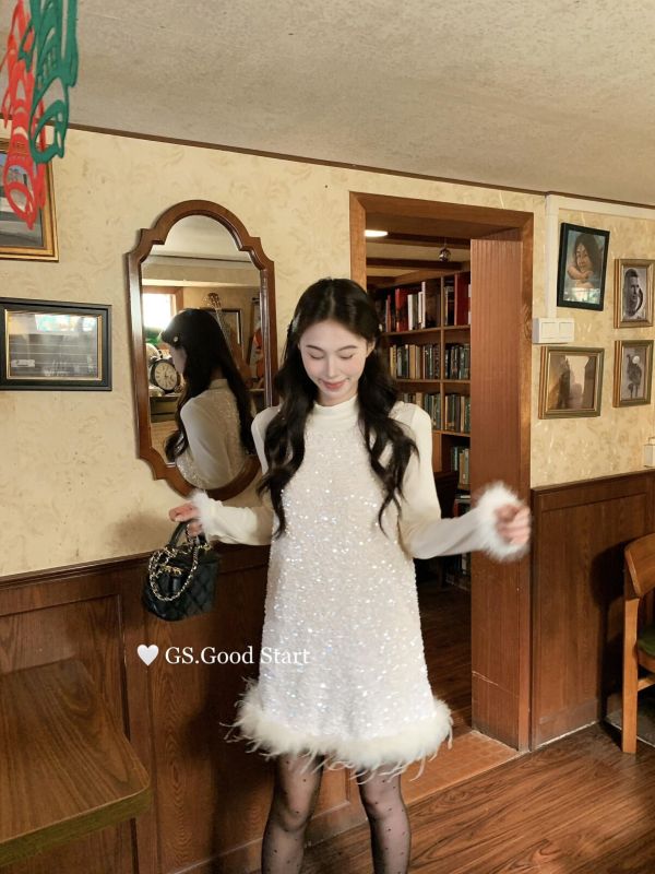 溫柔風氣質鴕鳥毛拼接加厚半高領打底衫 溫柔風氣質鴕鳥毛拼接加厚半高領打底衫