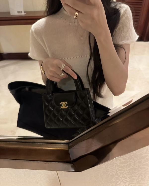 溫柔小姐姐質感鏤空透氣針織上衣-3色 溫柔小姐姐質感鏤空透氣針織上衣-3色