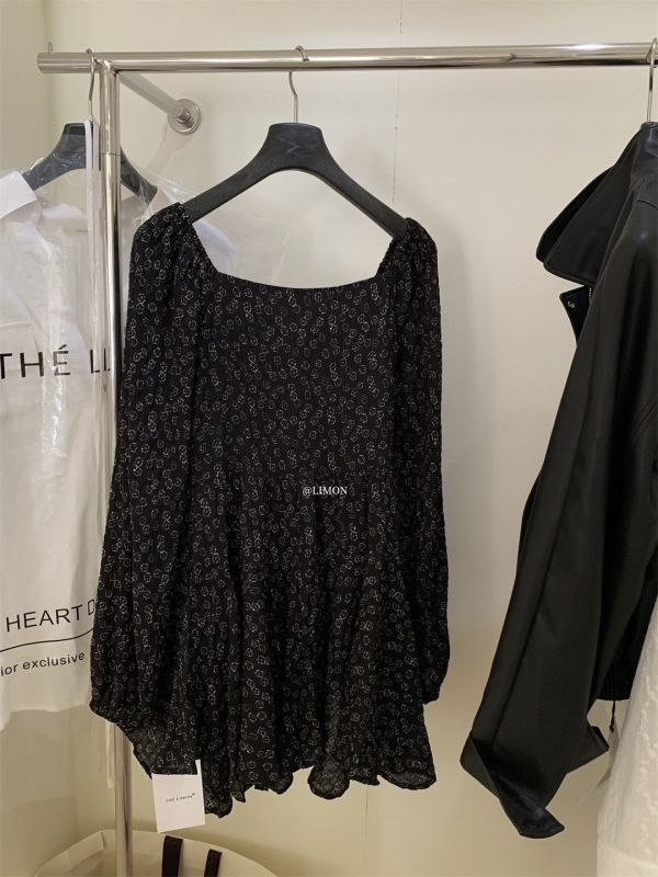 穿上巨好看 設計感碎花雪紡連身裙 穿上巨好看 設計感碎花雪紡連身裙