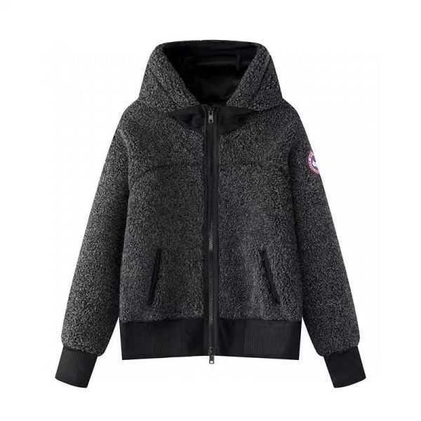 羊羔毛徽章保暖搖粒絨連帽外套-2色 羊羔毛徽章保暖搖粒絨連帽外套-2色