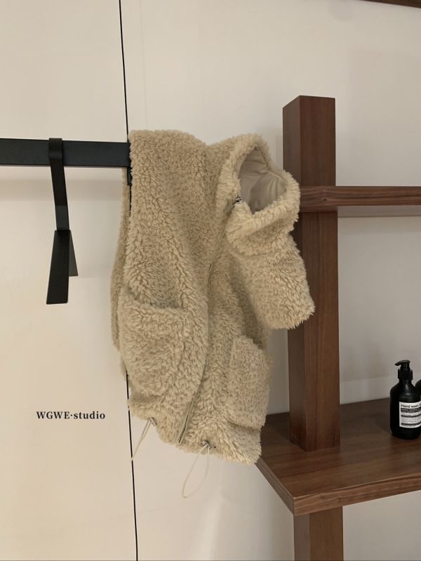 奶系小羊羔粒絨拼接毛毛背心 奶系小羊羔粒絨拼接毛毛背心