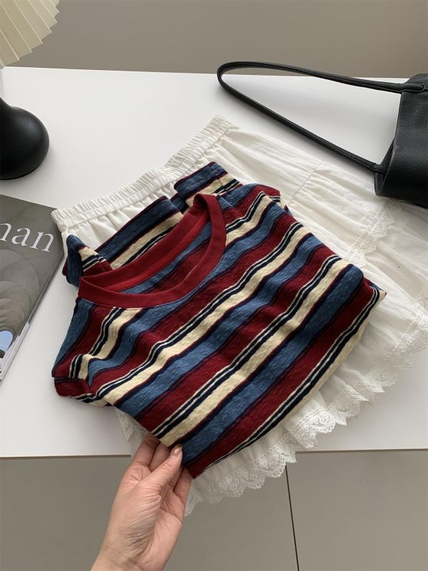 顯白肌理感 復古藍紅撞色透氣t 顯白肌理感 復古藍紅撞色透氣t