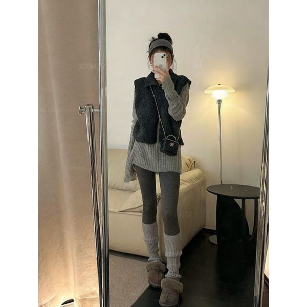 簡約百搭翻領韓系背心-3色 簡約百搭翻領韓系背心-3色