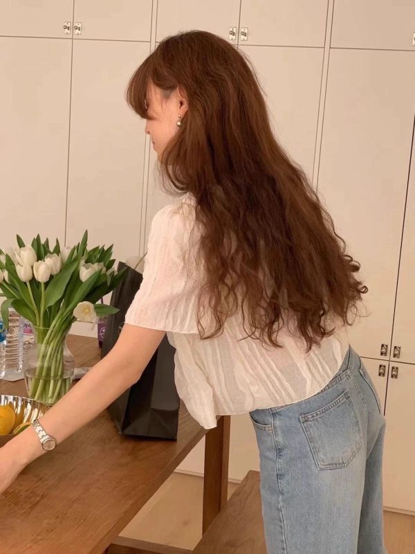 Korea 褶皺流蘇木耳邊上衣-2色 Korea 褶皺流蘇木耳邊上衣-2色