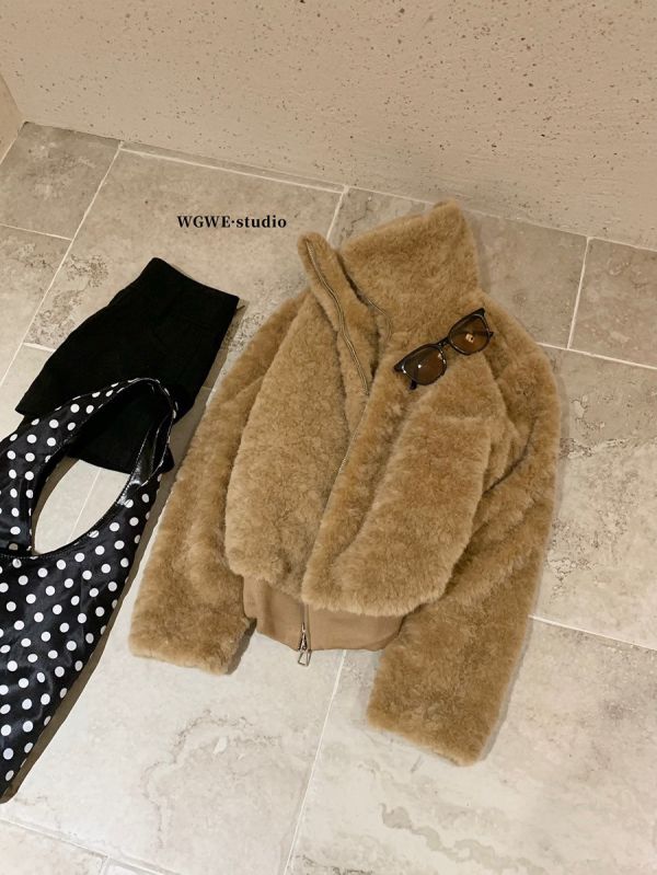 翻領氣質短款溫柔少女毛毛保暖外套-3色 翻領氣質短款溫柔少女毛毛保暖外套-3色