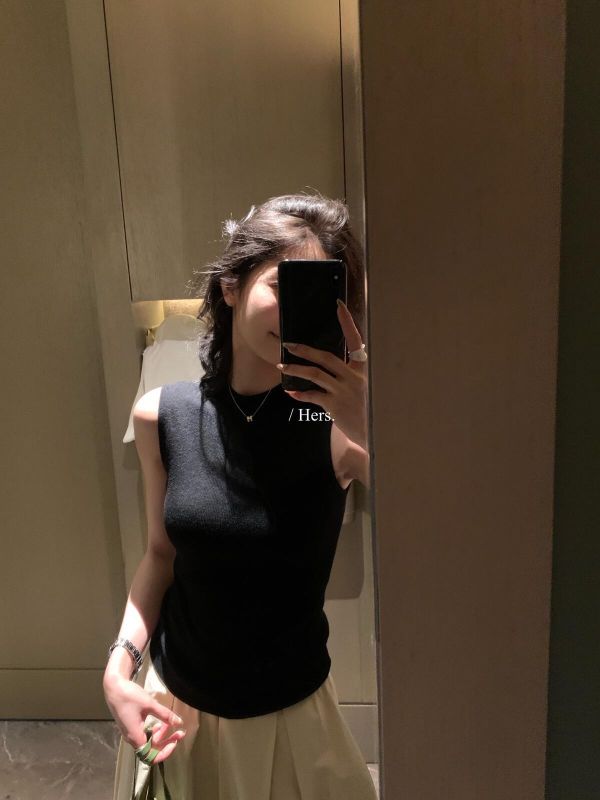 氣質微高領修身百搭針織背心-2色 氣質微高領修身百搭針織背心-2色