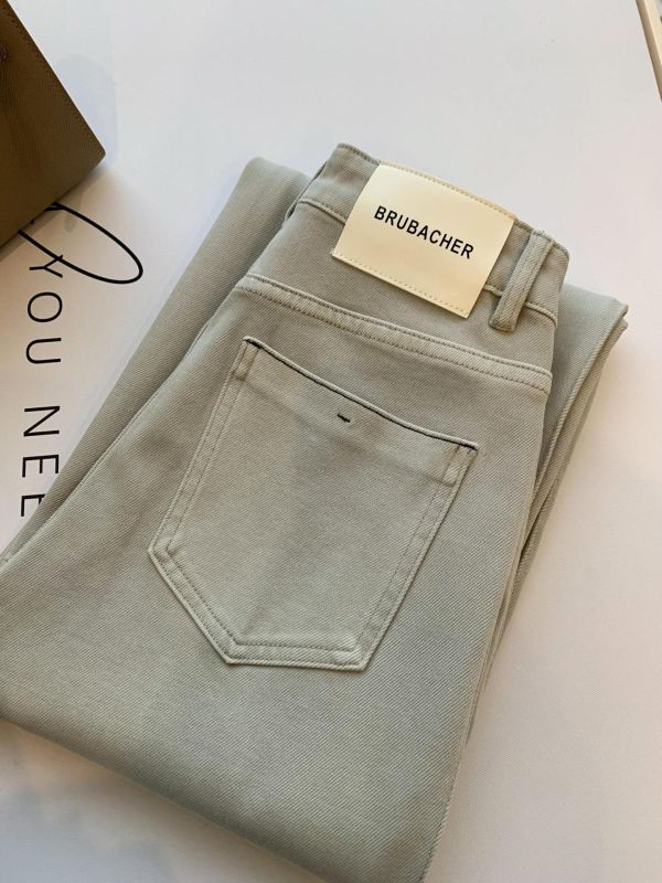 高級摩卡灰～舒適四面彈直筒高腰牛仔褲 高級摩卡灰～舒適四面彈直筒高腰牛仔褲