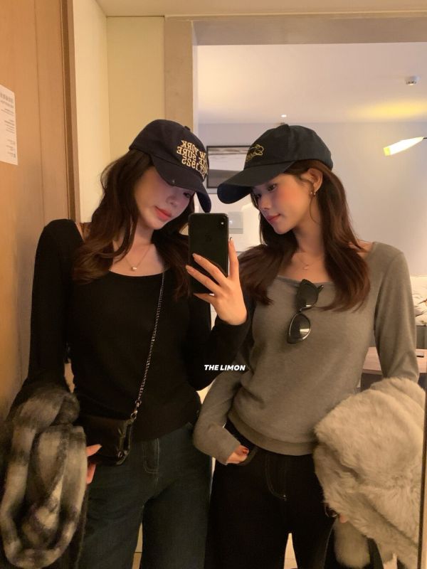 帶胸墊簡約德絨百搭U領T恤-4色 帶胸墊簡約德絨百搭U領T恤-4色