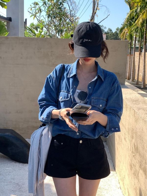 帥氣雙口袋寬鬆薄款牛仔襯衫上衣 帥氣雙口袋寬鬆薄款牛仔襯衫上衣