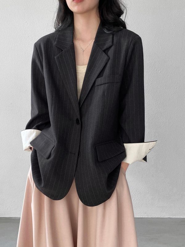 質感在線極簡風背後刺繡條紋西外 質感在線極簡風背後刺繡條紋西外