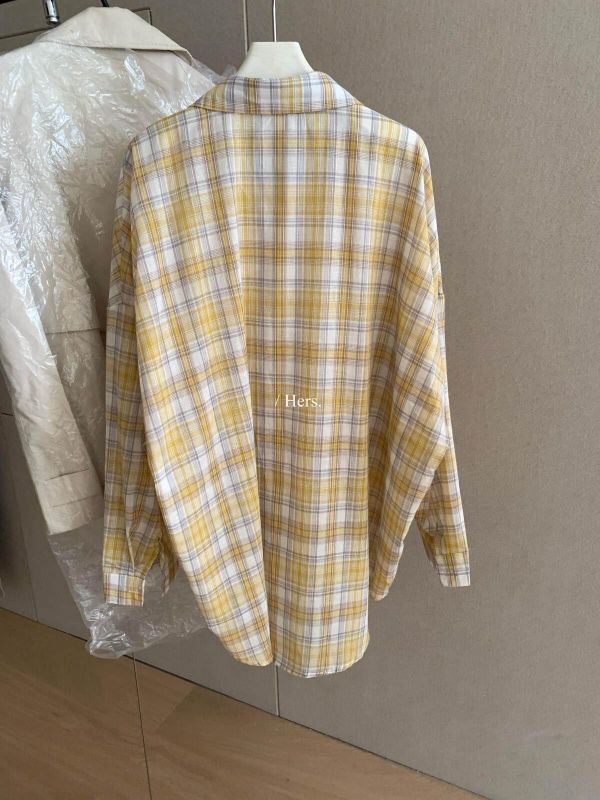 襯衫控的鬆弛感穿搭 顯白格子薄襯衫上衣 襯衫控的鬆弛感穿搭 顯白格子薄襯衫上衣