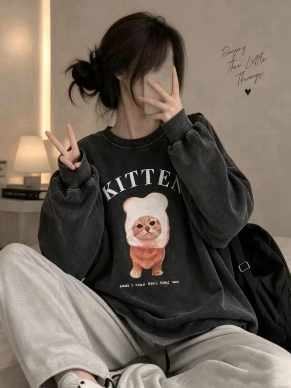 超萌小貓寬鬆水洗大學tee 超萌小貓水洗大學tee