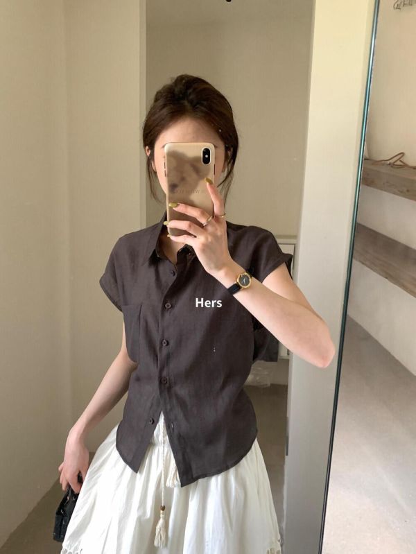 簡約風設計感收腰綁帶短款小飛袖襯衫-3色 簡約風設計感收腰綁帶短款小飛袖襯衫-3色