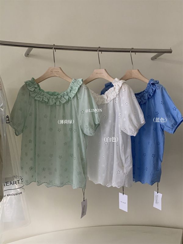 法式一字肩刺繡鏤空襯衫上衣-3色 法式一字肩刺繡鏤空襯衫上衣-3色