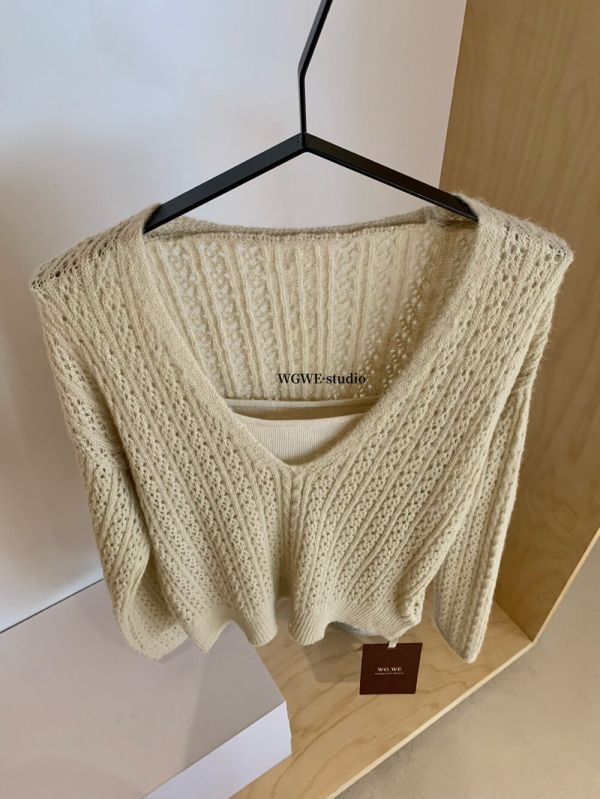 韓系鏤空V領針織罩衫+吊帶背心-2色 韓系鏤空V領針織罩衫+吊帶背心-2色