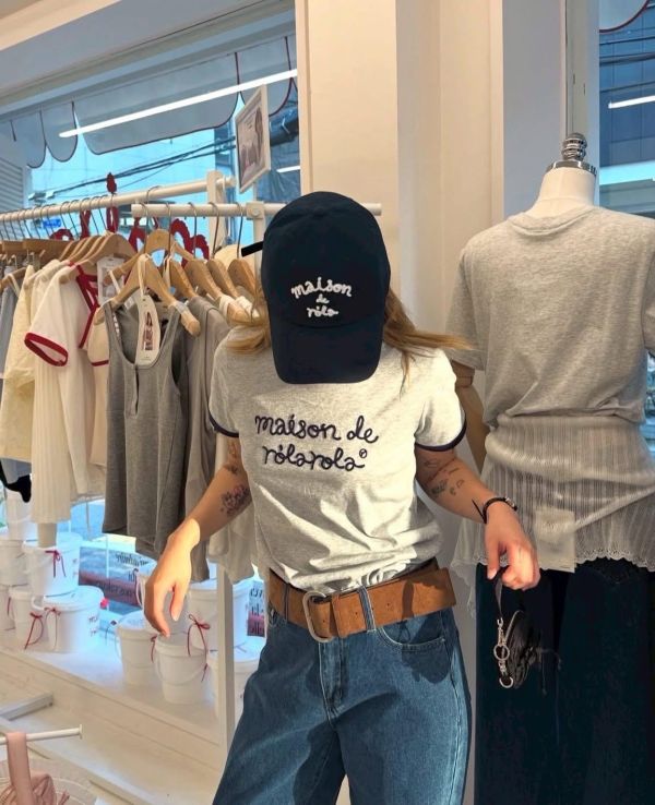 撞色草寫立體英文字母tee-3色 撞色草寫立體英文字母tee-3色