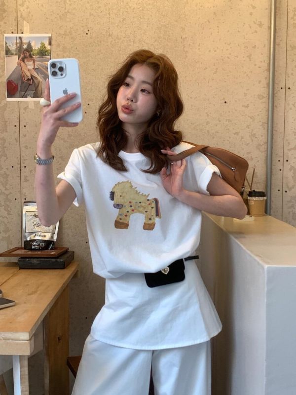 休閒小馬印花 少女感減齡T-3色 休閒小馬印花 少女感減齡T-3色