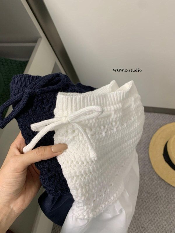 設計感鏤空褶皺顯瘦花苞背心-2色 設計感鏤空褶皺顯瘦花苞背心-2色