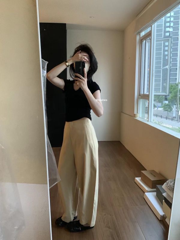 夏季瘦瘦極簡風彈力修身V領上衣-3色 夏季瘦瘦極簡風彈力修身V領上衣-3色