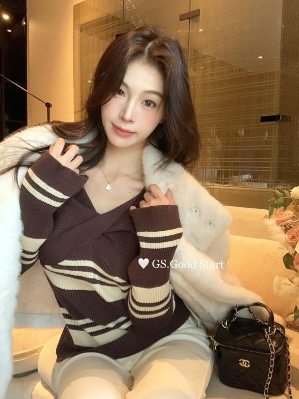 法式撞色修身扭結V領針織衫-4色 法式撞色修身扭結V領針織衫-4色