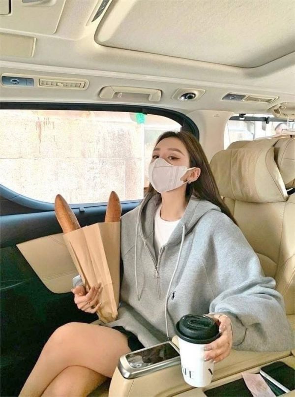 重磅拉鍊刺繡寬鬆連帽tee-3色 重磅拉鍊刺繡寬鬆連帽tee-3色