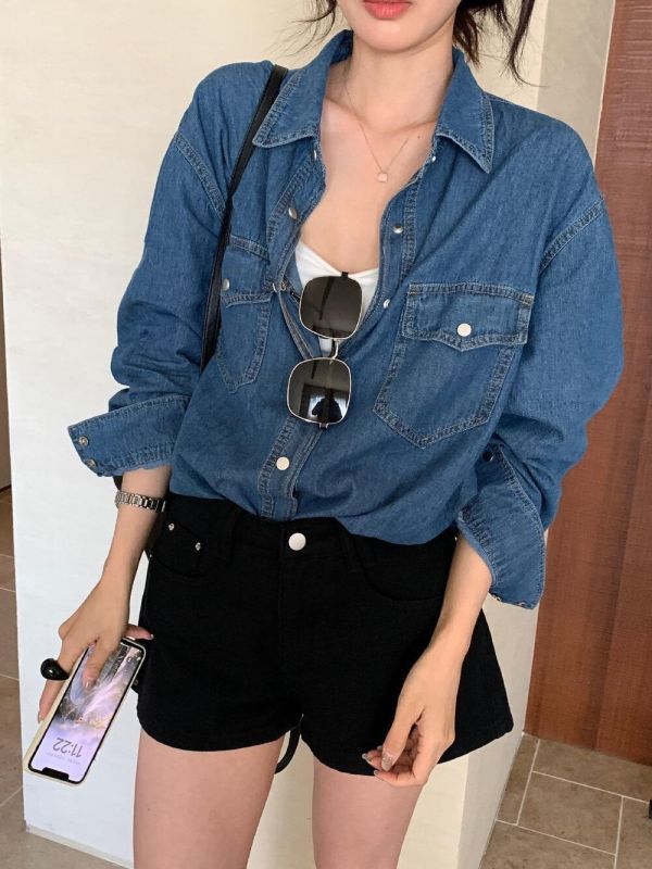 帥氣雙口袋寬鬆薄款牛仔襯衫上衣 帥氣雙口袋寬鬆薄款牛仔襯衫上衣