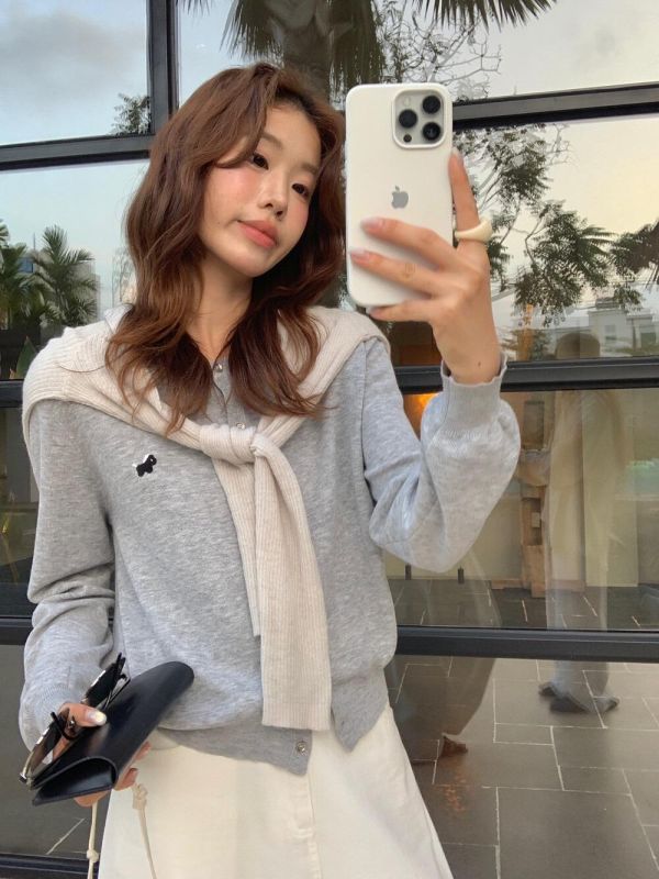 柔軟可愛刺綉單排扣罩衫上衣-5色 柔軟可愛刺綉單排扣罩衫上衣-5色