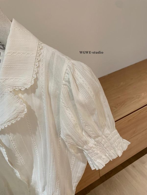 設計感收腰法式蕾絲花邊V領襯衫 設計感收腰法式蕾絲花邊V領襯衫