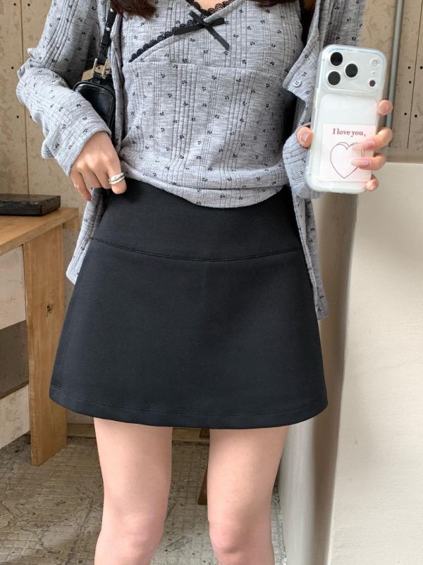 好版型設計感側邊開叉包臀修身褲裙-2色 好版型設計感側邊開叉包臀修身褲裙-2色