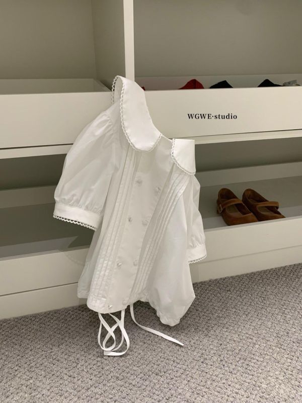 簡約壓褶設計修身抽繩娃娃領泡泡袖襯衫 簡約壓褶設計修身抽繩娃娃領泡泡袖襯衫