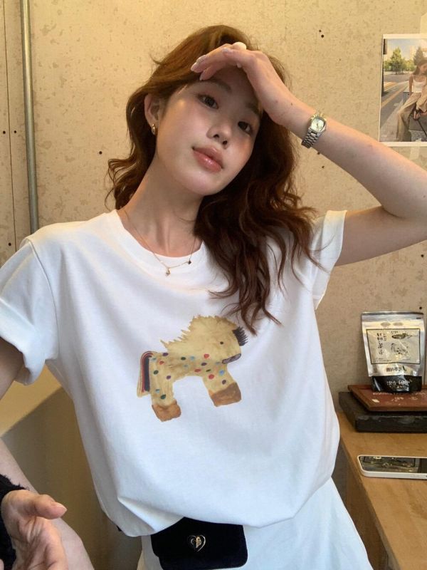 休閒小馬印花 少女感減齡T-3色 休閒小馬印花 少女感減齡T-3色