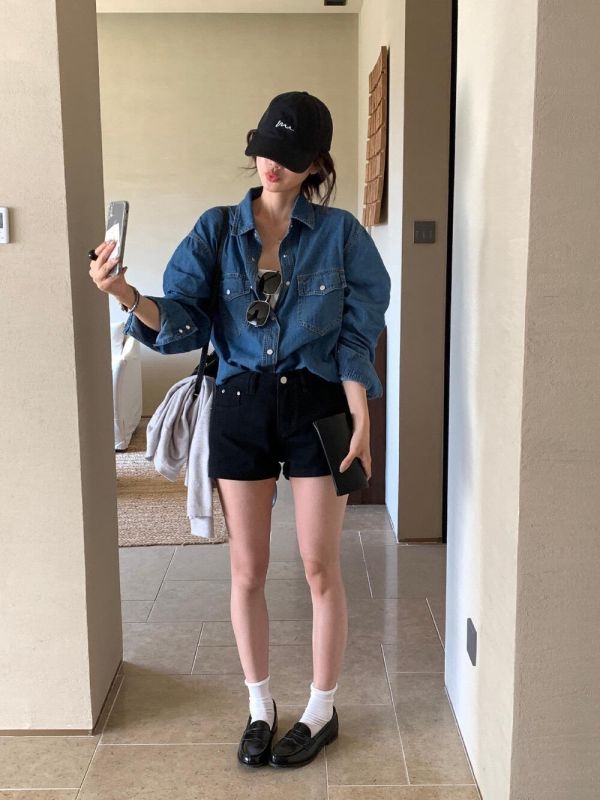 帥氣雙口袋寬鬆薄款牛仔襯衫上衣 帥氣雙口袋寬鬆薄款牛仔襯衫上衣