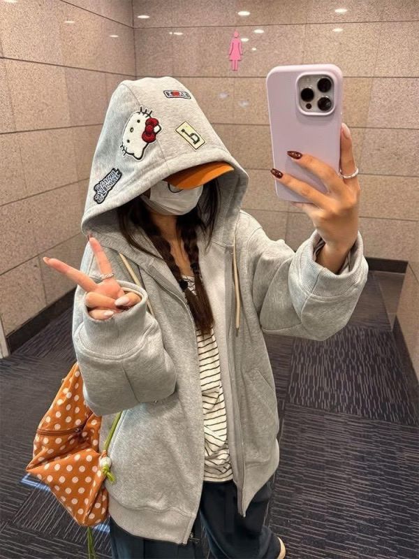 吸睛貼章刺繡kitty連帽外套 吸睛貼章刺繡kitty連帽外套