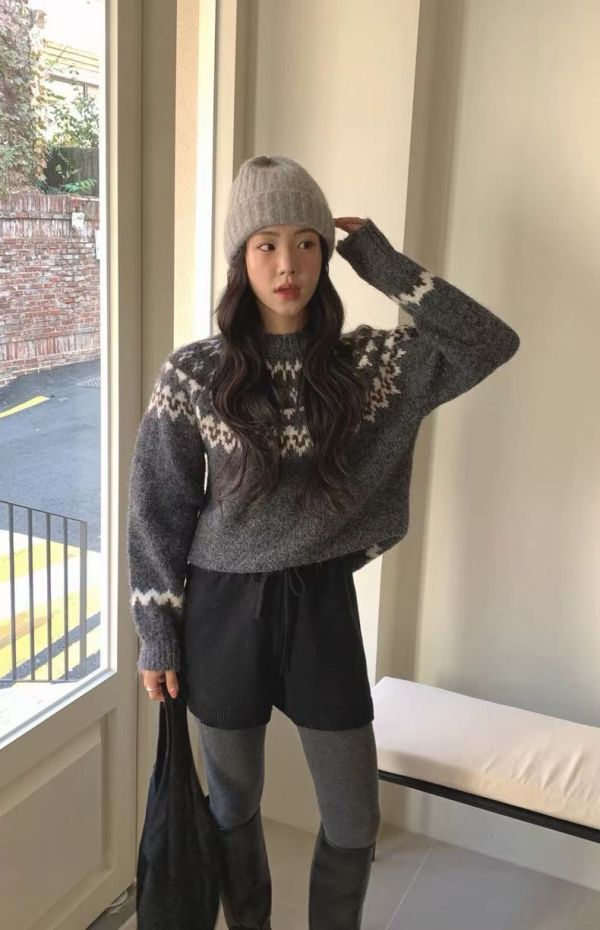 Korea 溫柔好搭日系復古圖騰毛衣-2色 Korea 溫柔好搭日系復古圖騰毛衣-2色