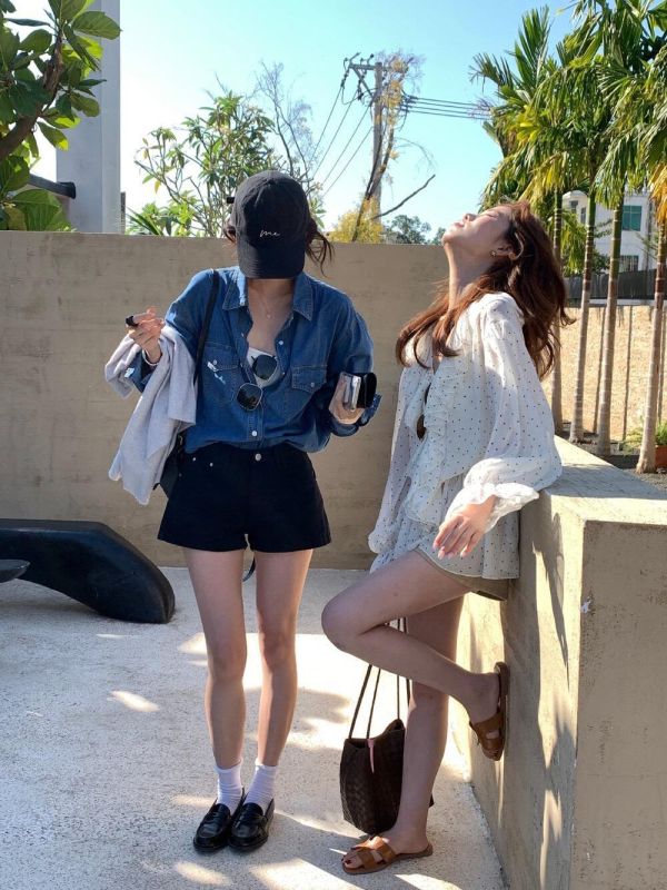 帥氣雙口袋寬鬆薄款牛仔襯衫上衣 帥氣雙口袋寬鬆薄款牛仔襯衫上衣