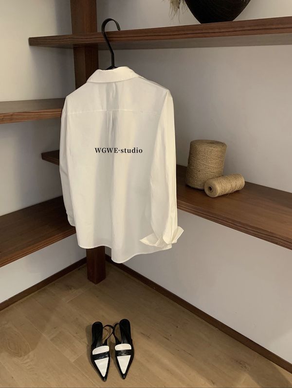 簡約小狗刺繡休閒氣質襯衫上衣 簡約小狗刺繡休閒氣質襯衫上衣