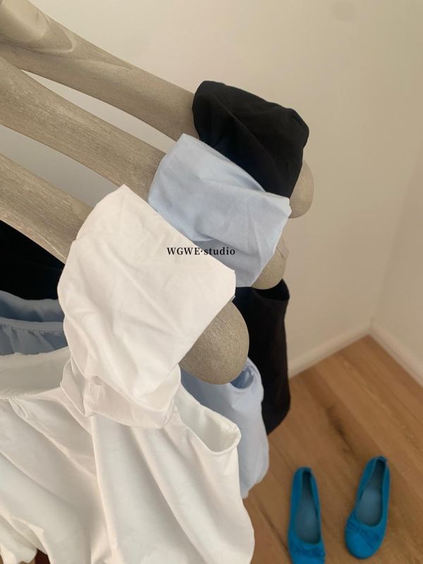 簡約褶皺寬肩帶甜美短款背心-3色 簡約褶皺寬肩帶甜美短款背心-3色