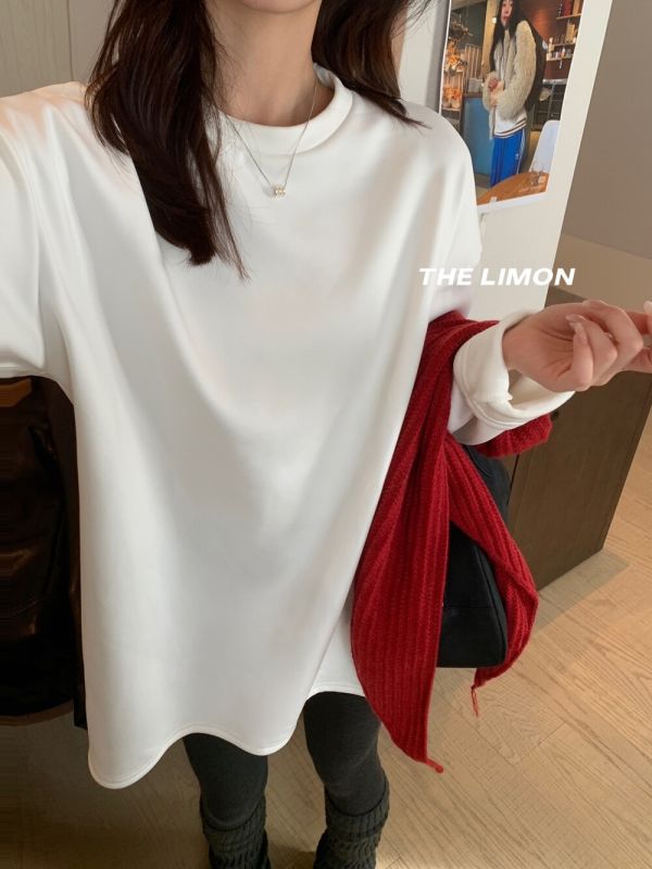 內裏加絨 冬季實穿大白T 寬鬆開衩上衣 內裏加絨 冬季實穿大白T 寬鬆開衩上衣