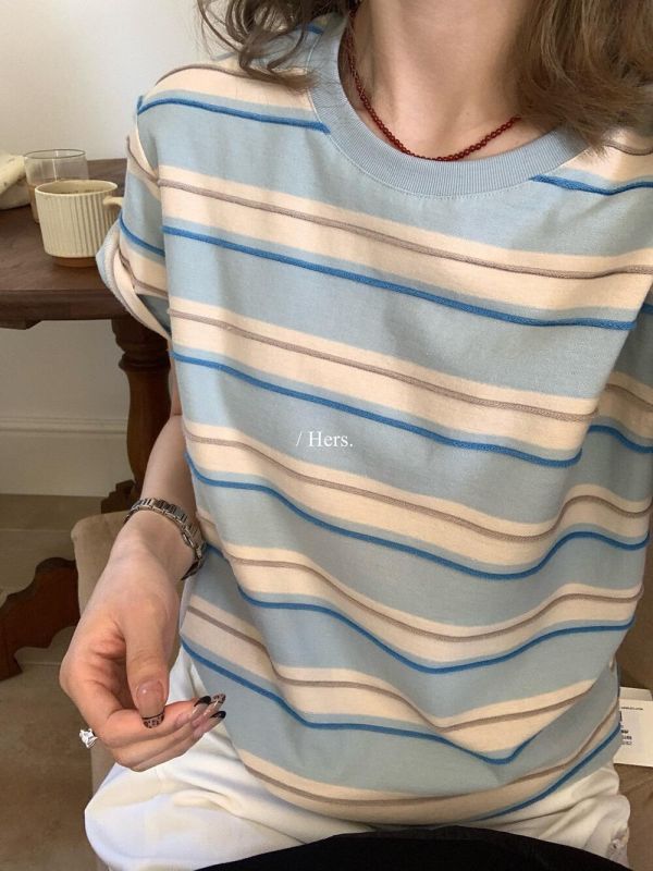 質感撞色～顯白設計感條紋上衣-2色 質感撞色～顯白設計感條紋上衣-2色