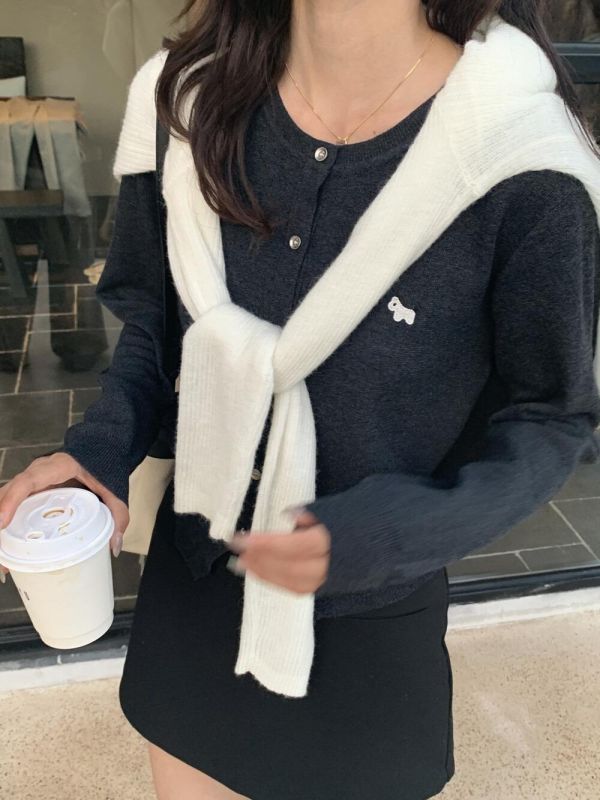 柔軟可愛刺綉單排扣罩衫上衣-5色 柔軟可愛刺綉單排扣罩衫上衣-5色