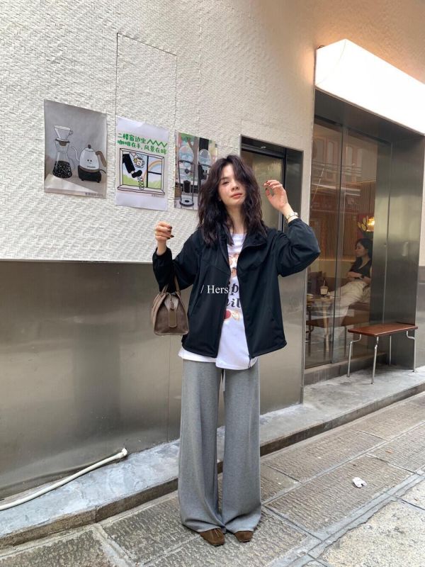 簡約風輕運動戶外連帽外套-4色 簡約風輕運動戶外連帽外套-4色