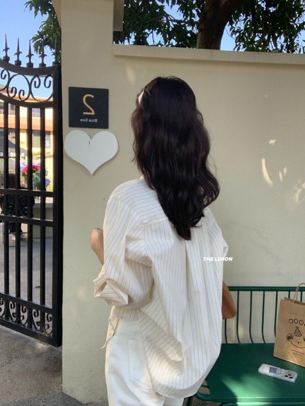 隨性氣質顯白條紋襯衫上衣-2色 隨性氣質顯白條紋襯衫上衣-2色