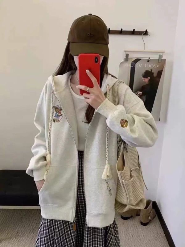 重工達菲熊刺繡連帽外套 重工達菲熊刺繡連帽外套