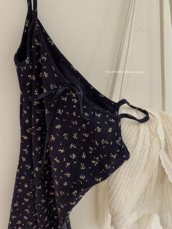 夏日甜心套裝 韓系碎花收腰裙+防曬開衫 夏日甜心套裝 韓系碎花收腰裙+防曬開衫