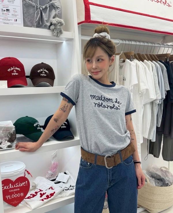 撞色草寫立體英文字母tee-3色 撞色草寫立體英文字母tee-3色