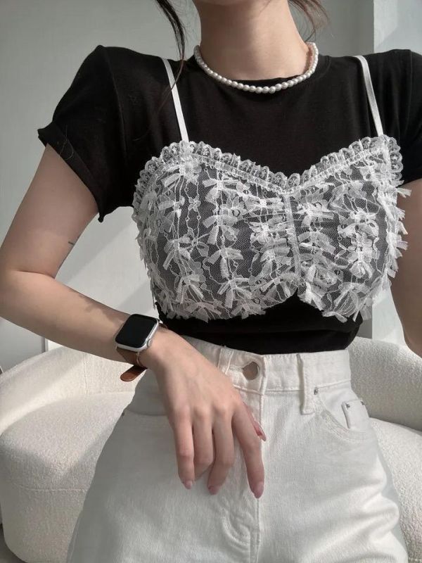 Korea 細肩蕾絲拼接假兩件T恤-3色 Korea 細肩蕾絲拼接假兩件T恤-3色