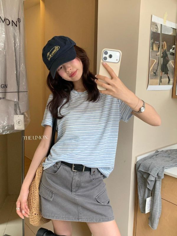 圓領舒適簡約細條紋寬鬆T-2色 圓領舒適簡約細條紋寬鬆T-2色