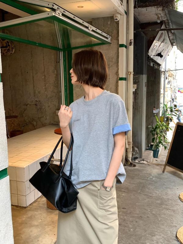 時尚簡約設計感拼色百搭圓領上衣-4色 時尚簡約設計感拼色百搭圓領上衣-4色