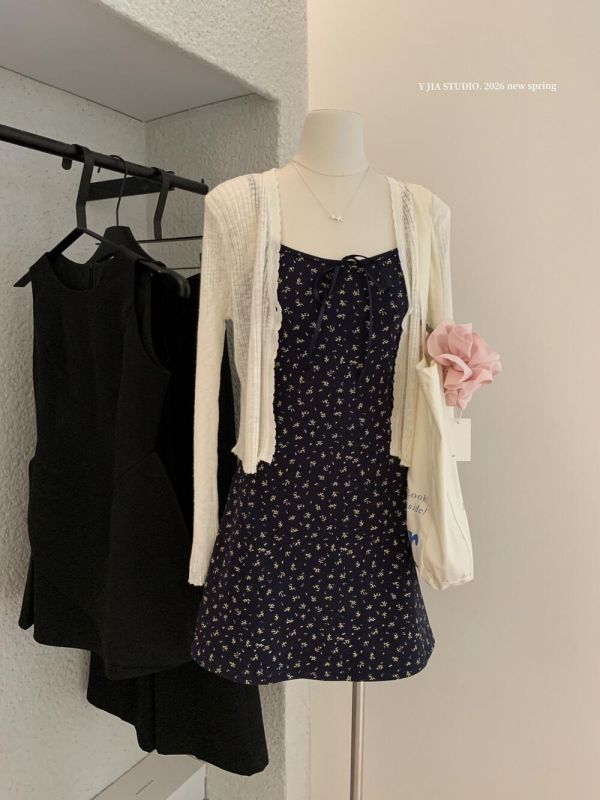 夏日甜心套裝 韓系碎花收腰裙+防曬開衫 夏日甜心套裝 韓系碎花收腰裙+防曬開衫