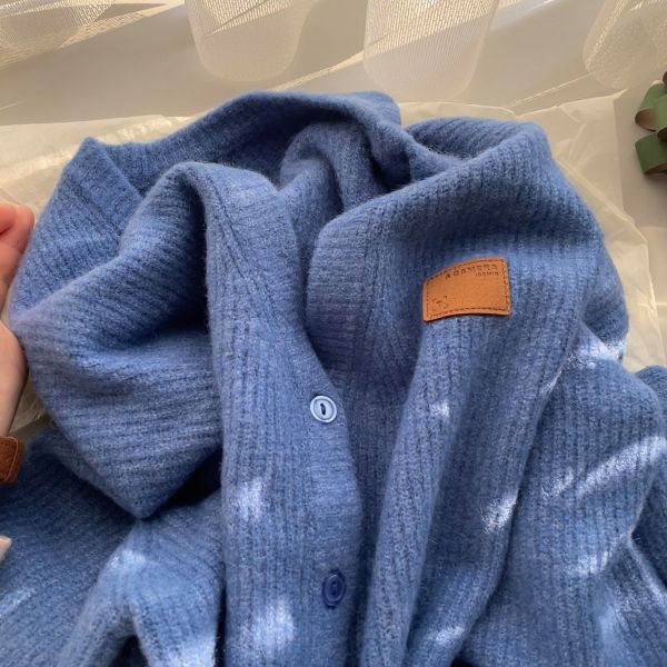 藍色顯白羊毛開衫百搭氣質針織上衣-4色 藍色顯白羊毛開衫百搭氣質針織上衣-4色